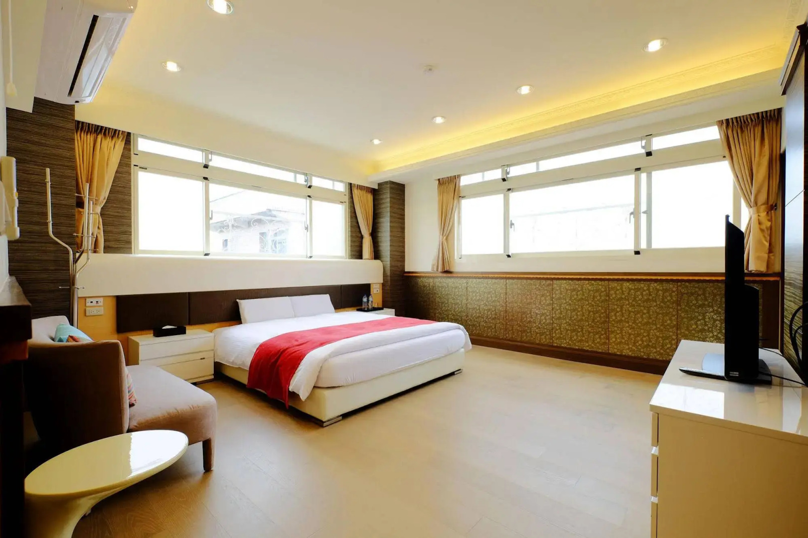 Kuan Pin Four Season Villa