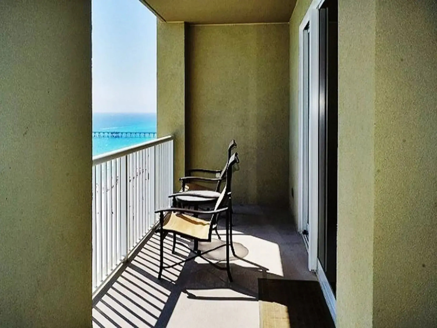 Grand Panama Tower 1 1606 184615 by RedAwning