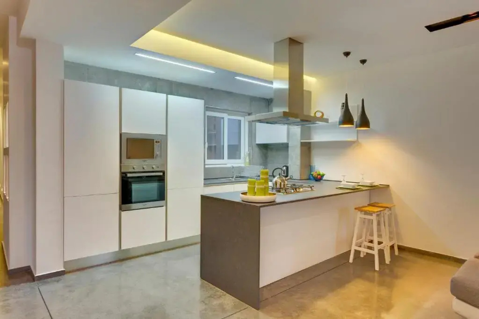 Luxury 3BR Apartment With Marina Views