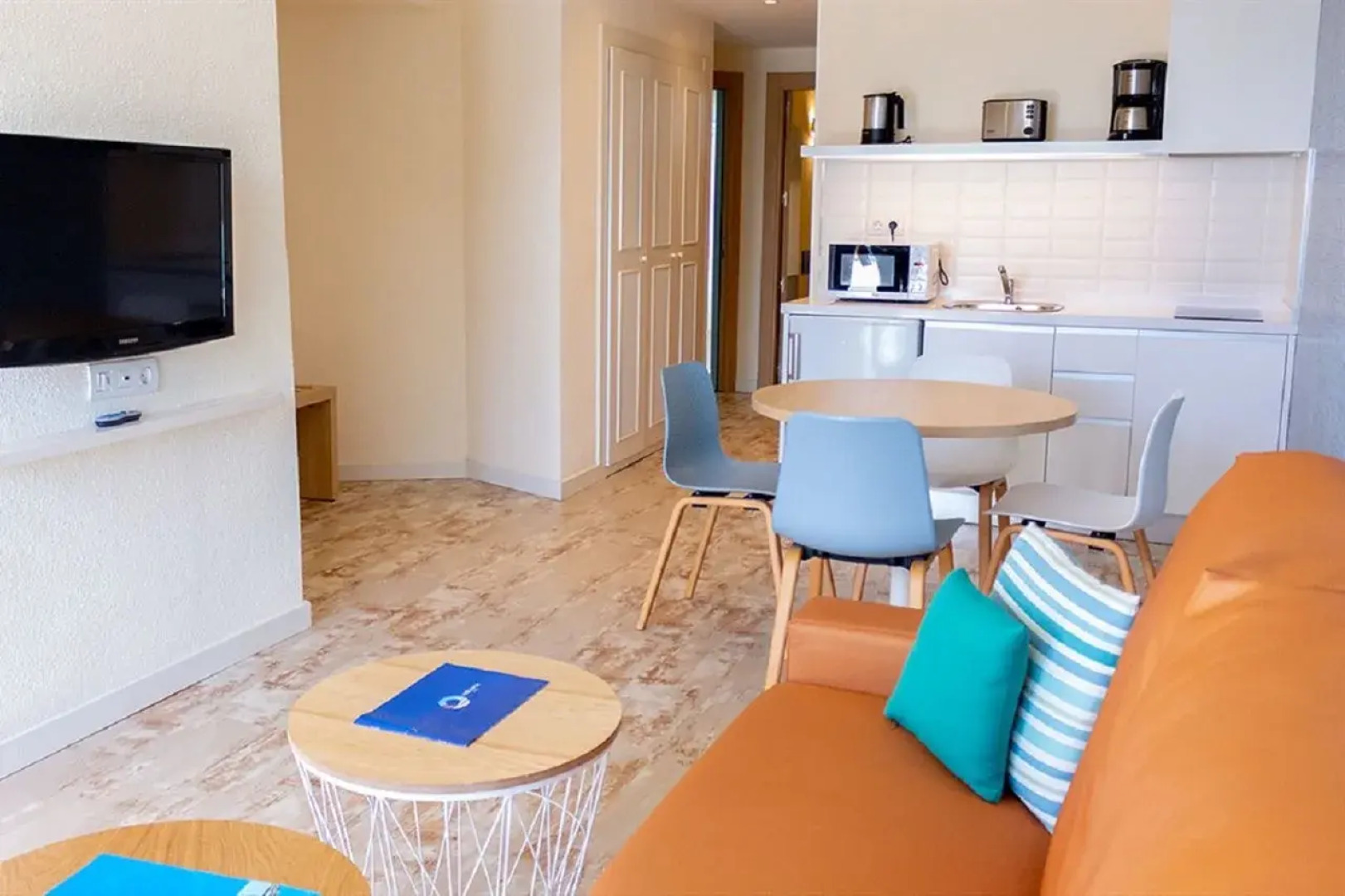 Отель HOVIMA La Pinta Beachfront Family