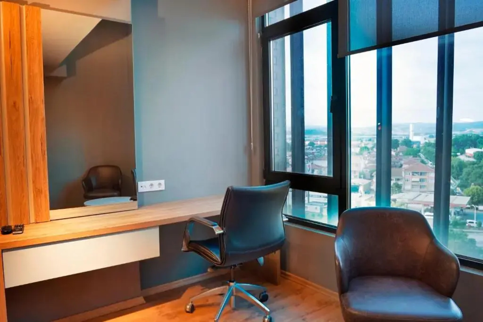 Luxury Residence in 5 star Hotel for Professionals