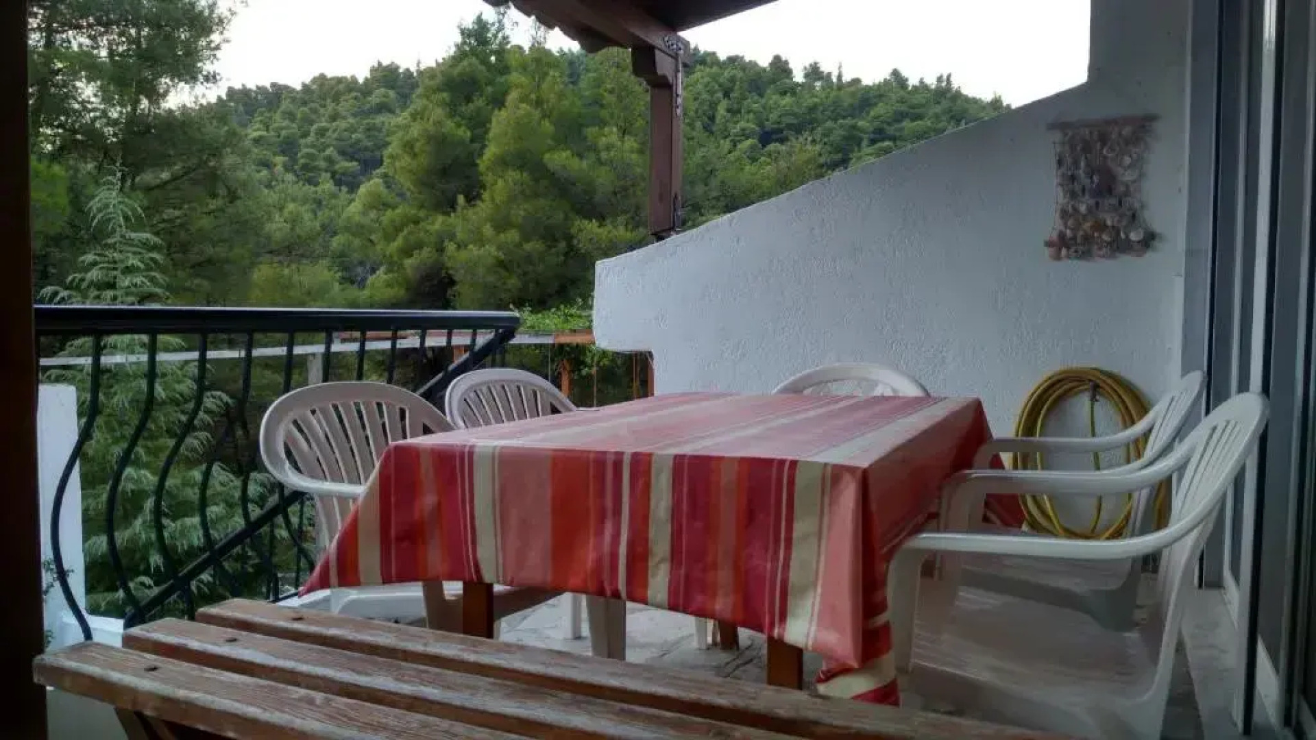 2-bed maisonette in pine forest, 250m from beach between Skala Fourka and Siviri