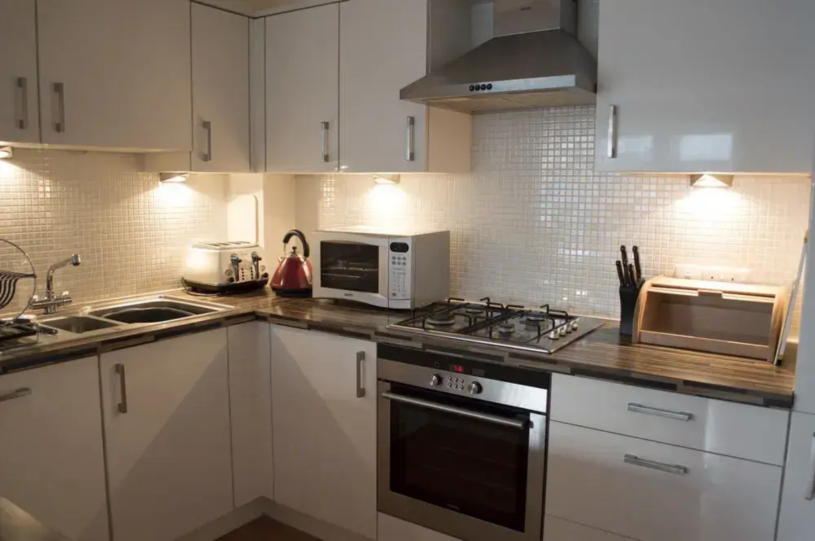 Dreamhouse Apartments City North