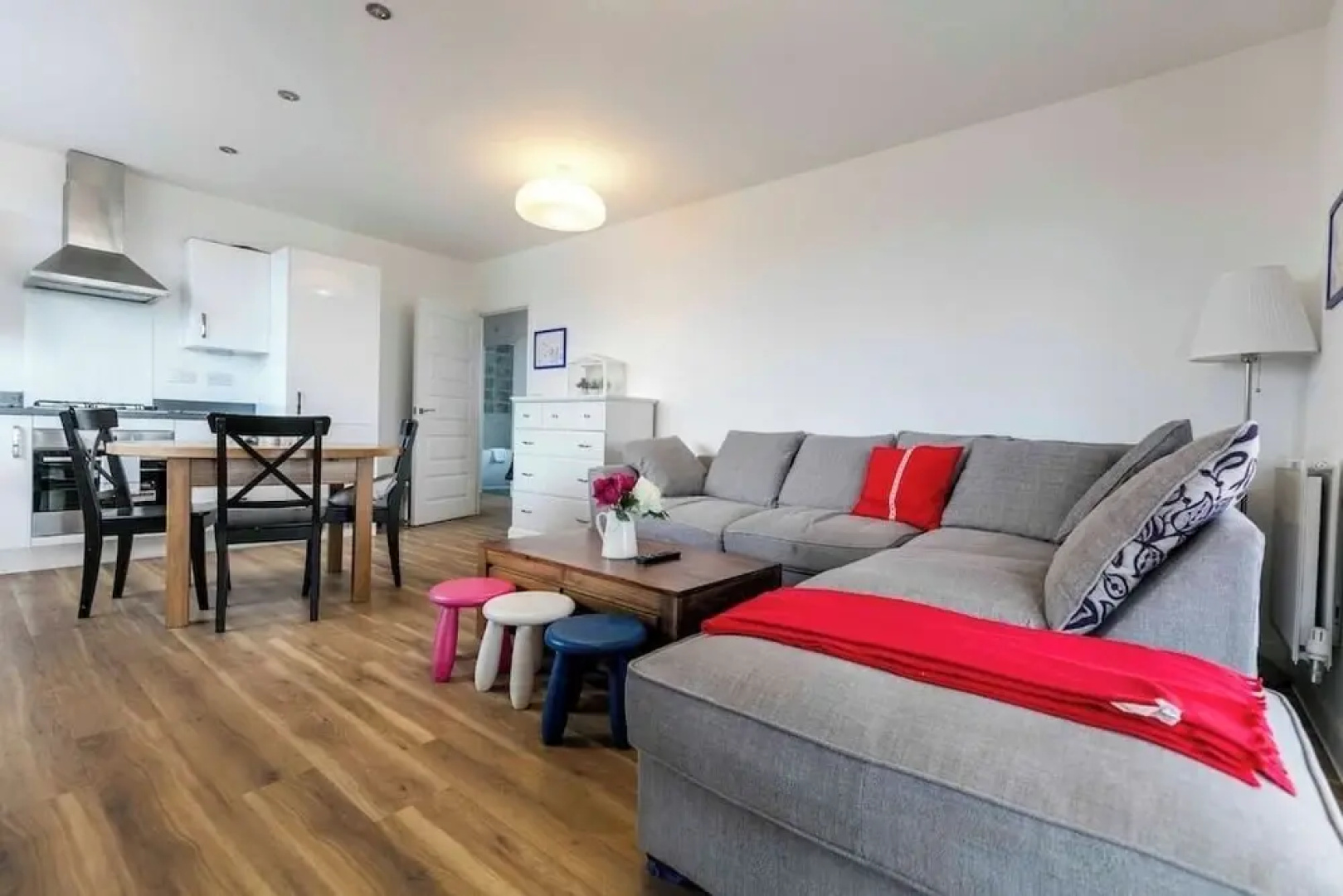 Trendy Sunlit 2BR Cambridge Home /free Parking
