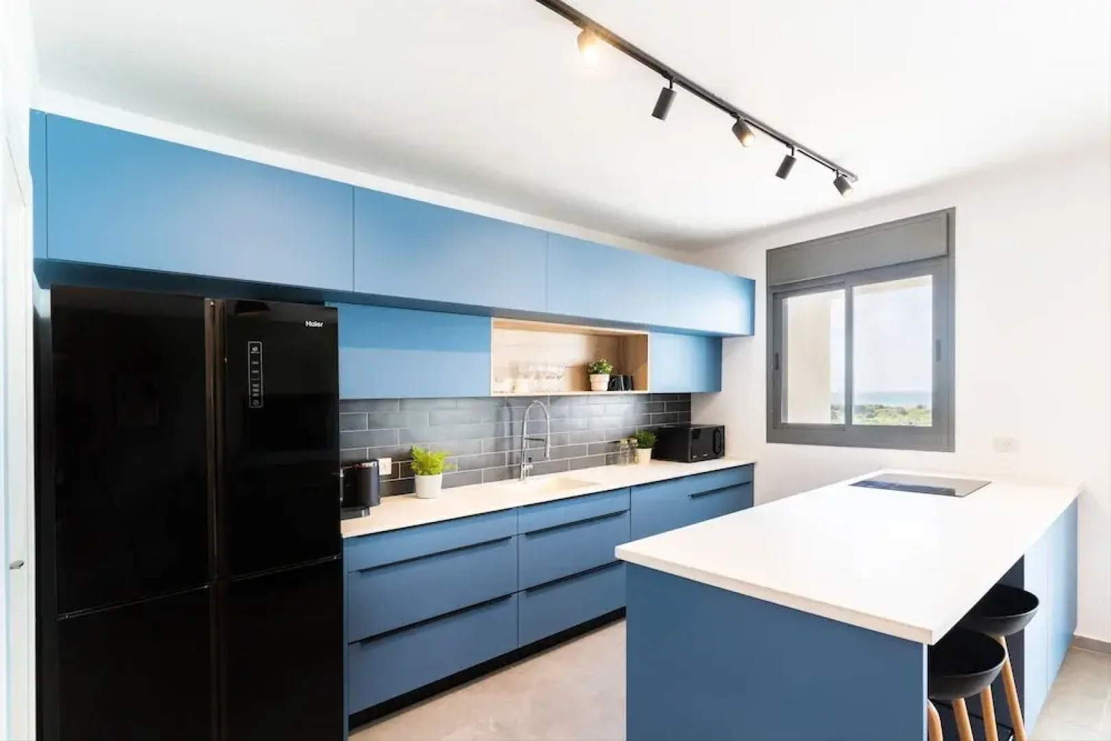 Sunny Haven Sea View Escape by Sea N Rent