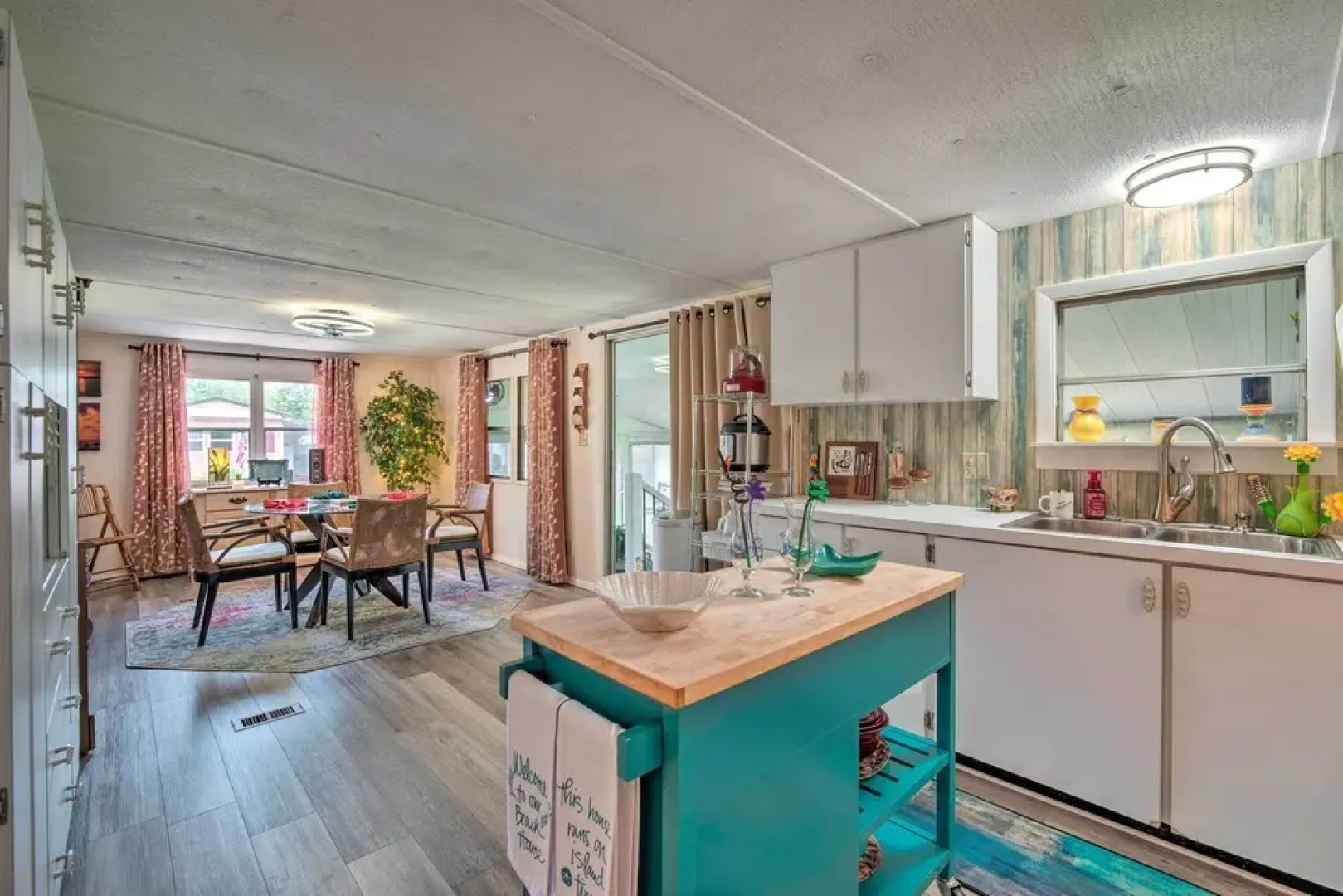 Homosassa Retreat w/ Sunroom & Canal Views!