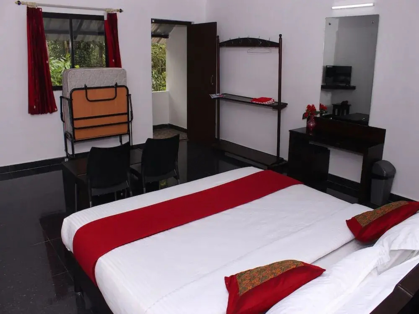 OYO 14807 Hotel Yercaud The Raintrees