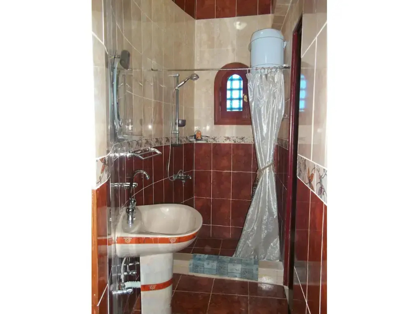 Bedouin Castle Hotel & Safari