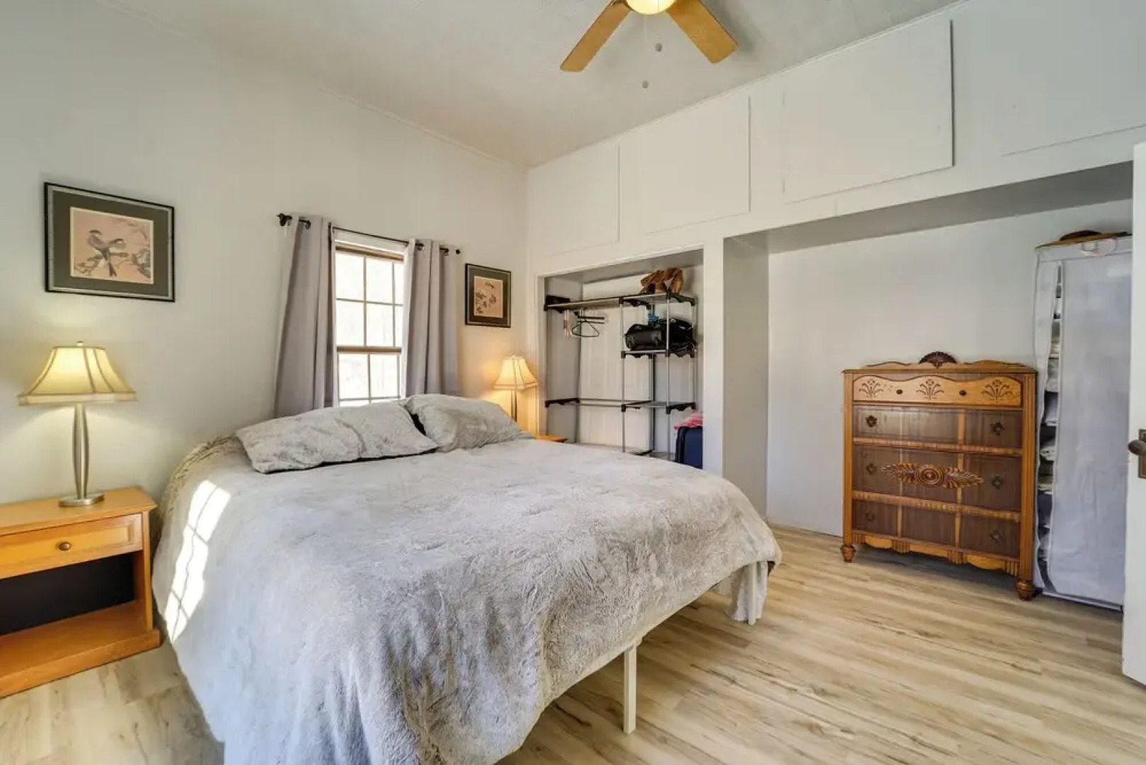 'dolorable' Home w/ Yard - Walk to River!