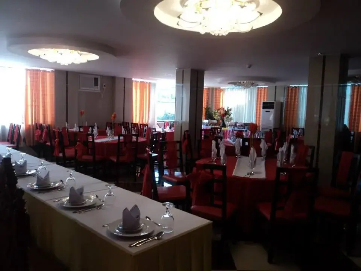 Royal Crest Hotel Restaurant and Sports Centrum