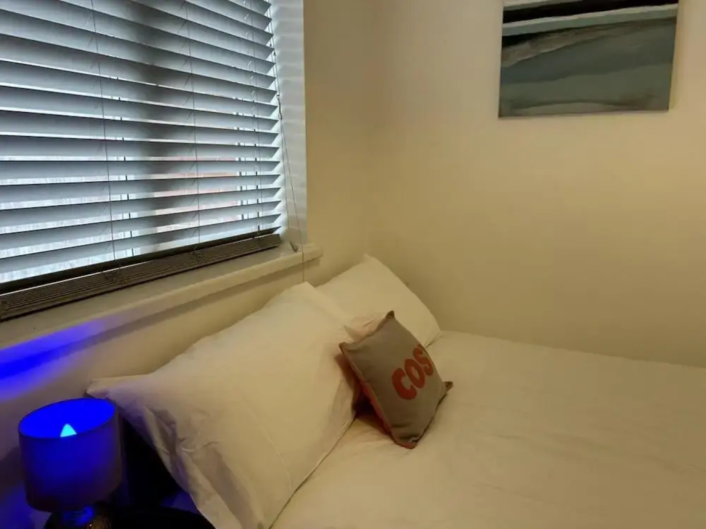 Essex 2 Bed Flat Near Station With Free Parking