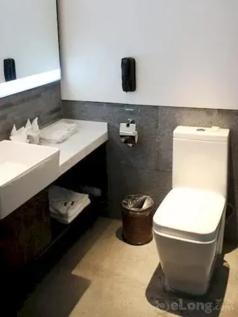 Maritime Hotel (Zhengzhou Century Amusement Park Zhongyuan Tower)