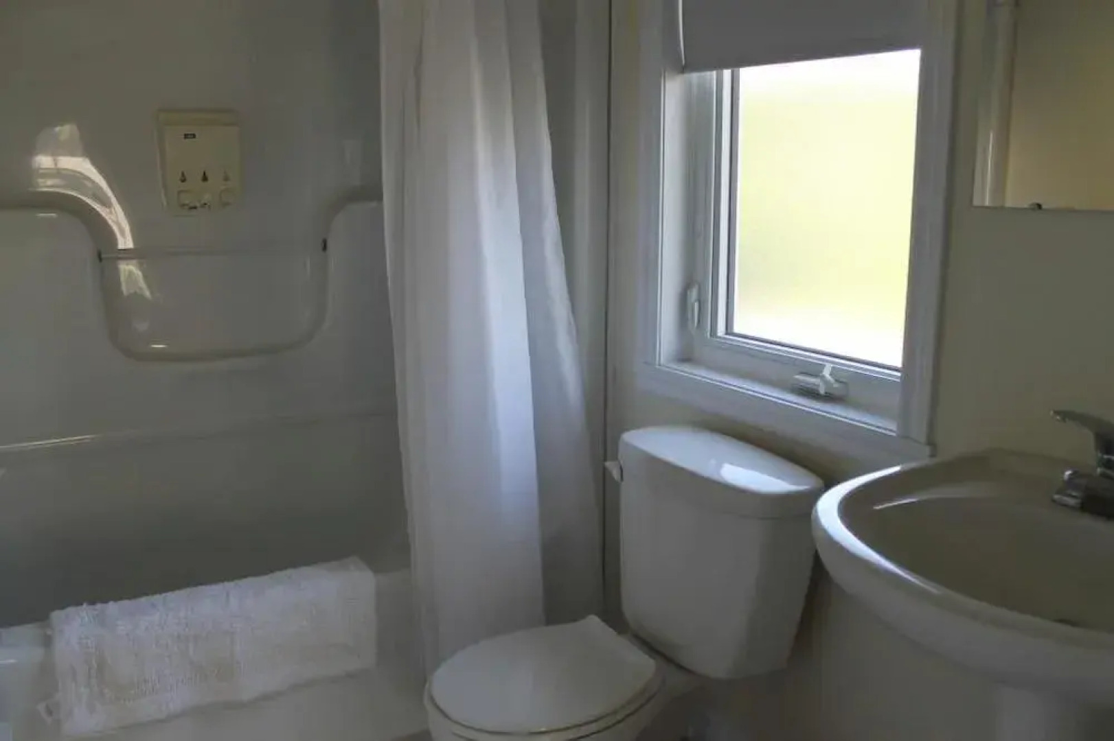 MacKenzie House Tourist Home B&B