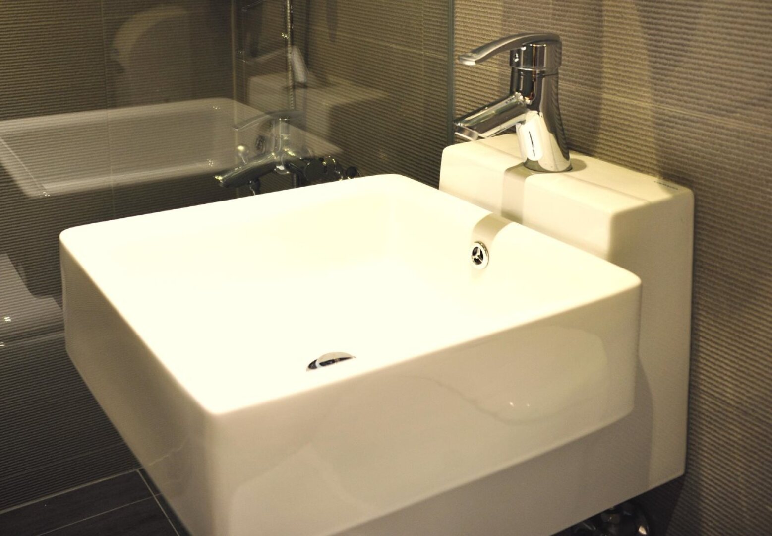 The Riverside Hotel International