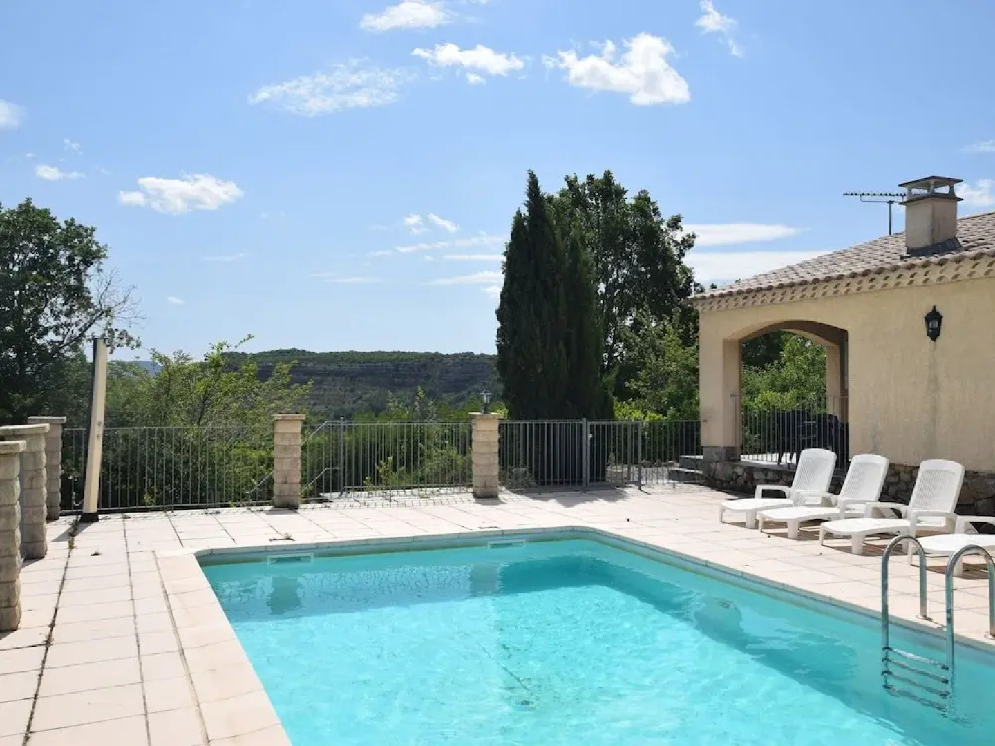 House With Panoramic View and Swimming Pool in Ardã¨che
