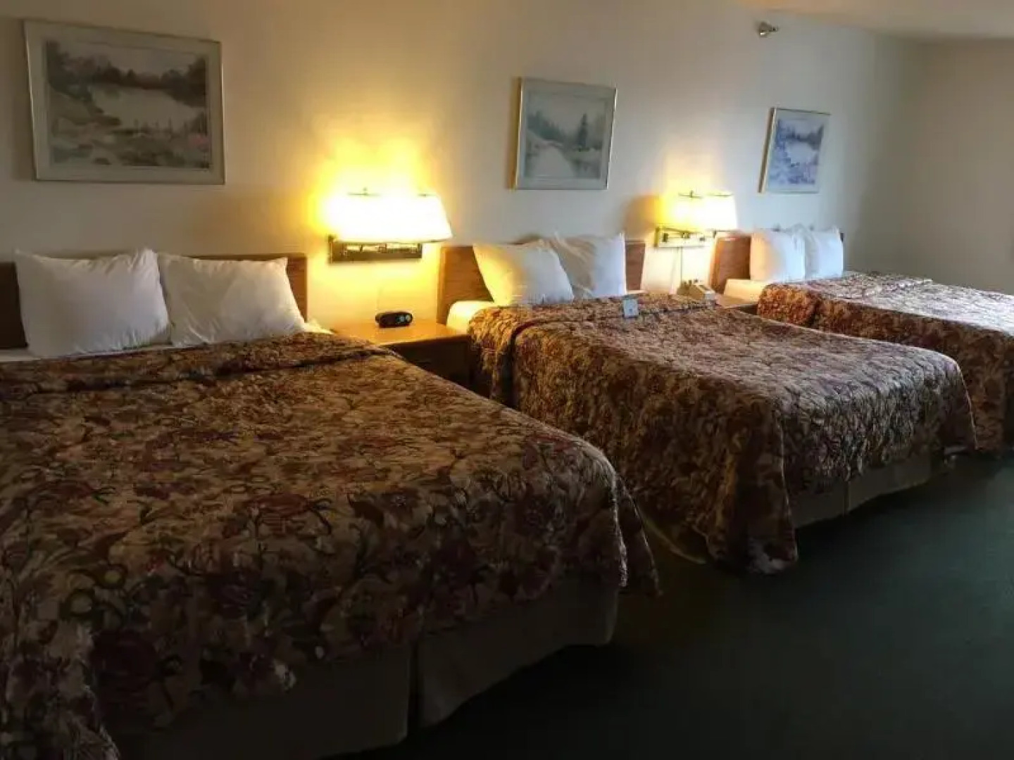 Baymont Inn & Suites ESCANABA