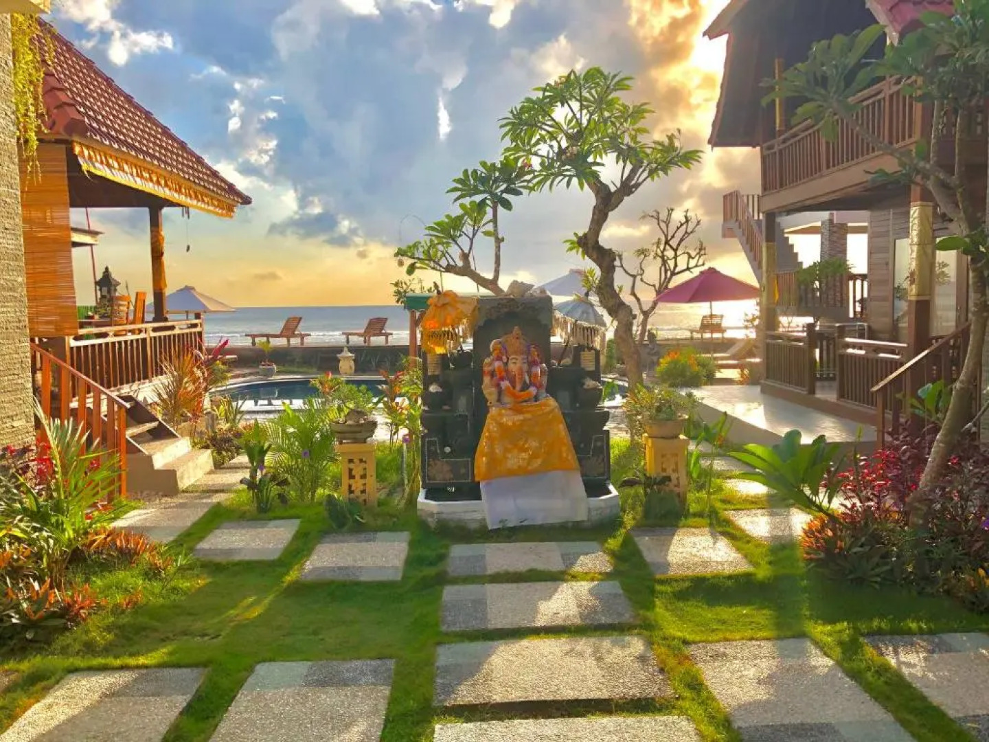 Ayu Laba Beach Villa and Resto