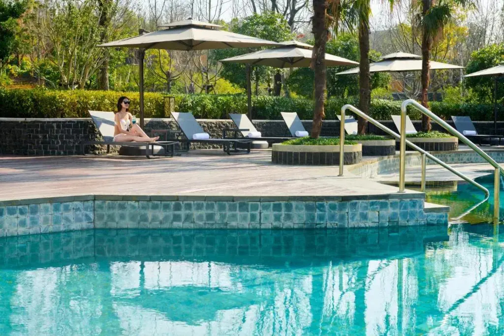 Lushan West Sea Resort, Curio Collection by Hilton