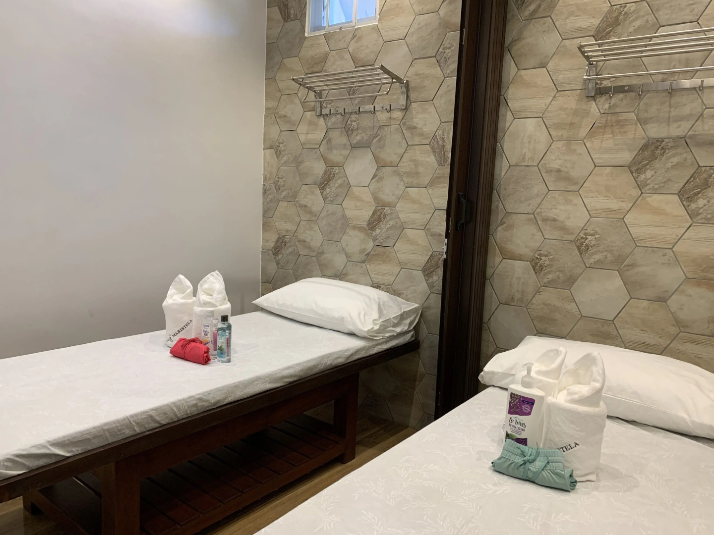 Villa MJ Maristela Beach Resort