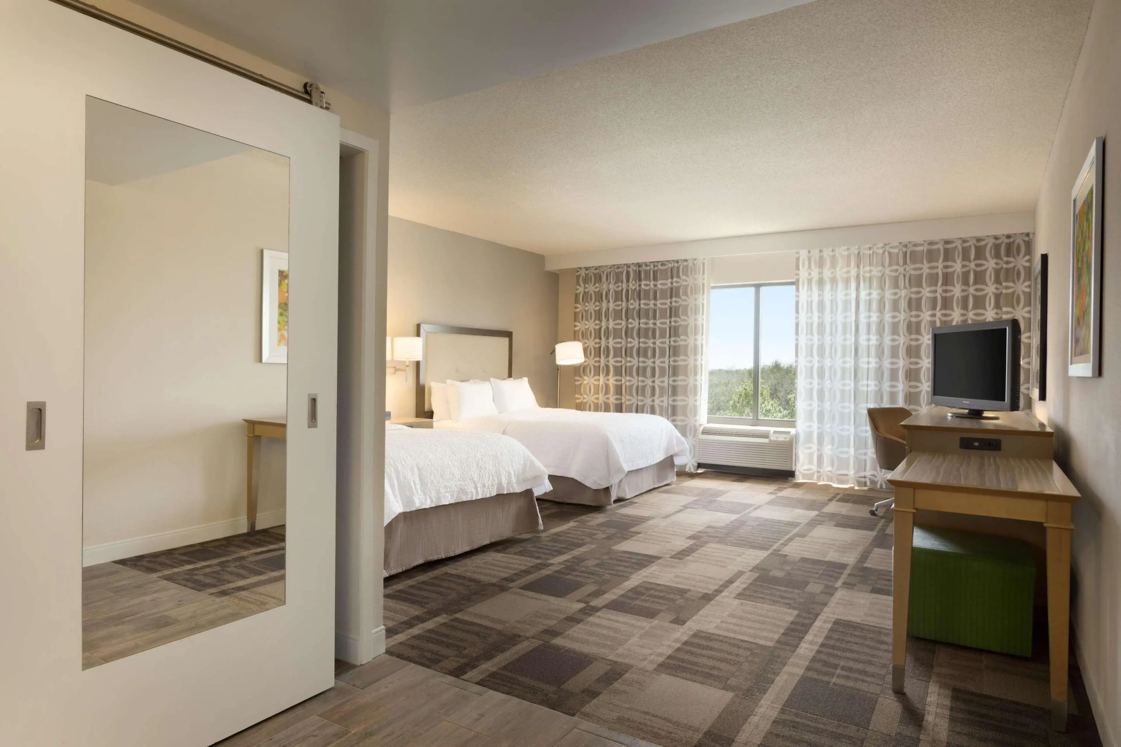 Hampton Inn & Suites Largo