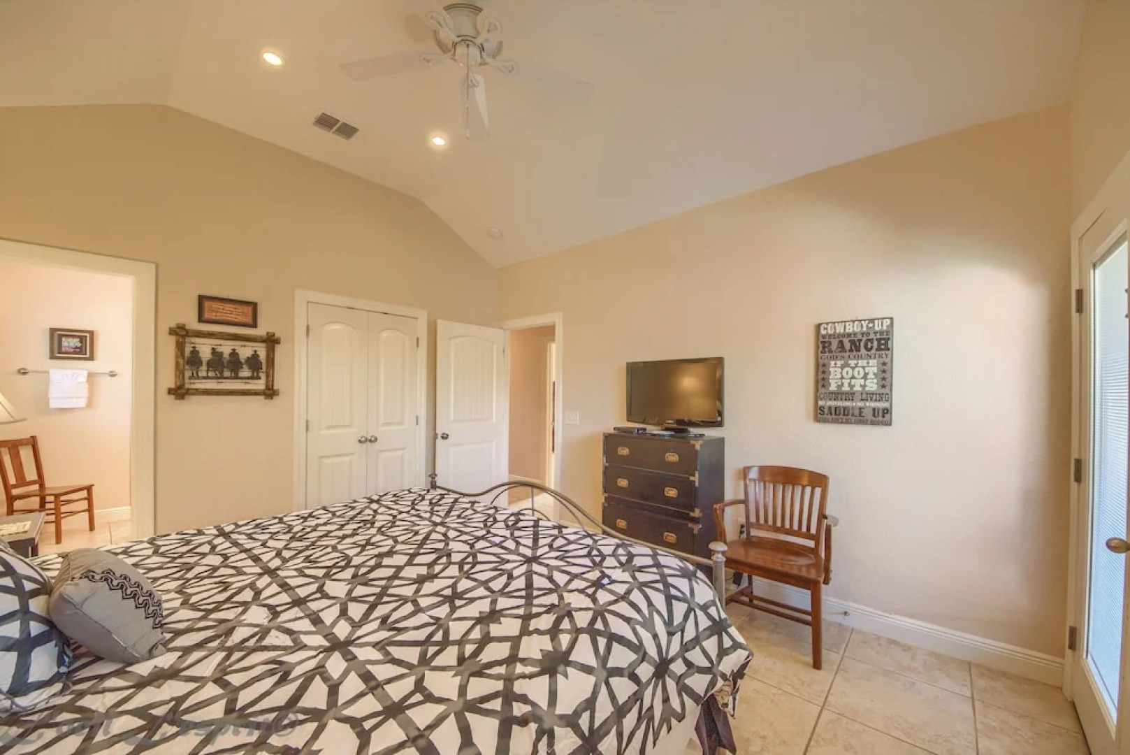 Silver Spur Rr 944016 4 Bedroom Home by RedAwning