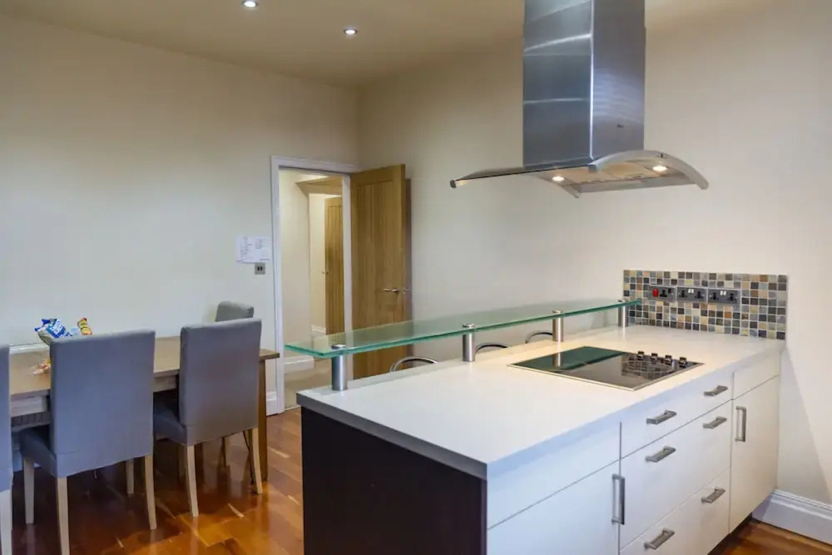 Luxury Apt No 1 - Two Bed Apartment