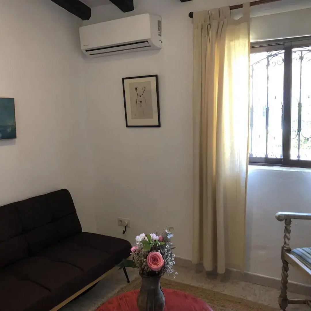 El Estanque y El Almendro