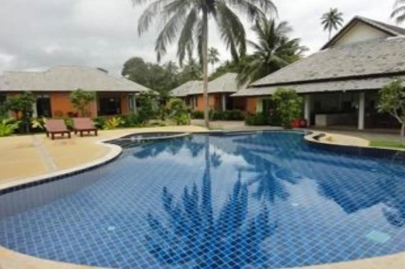 Khanom Sunrise Beach Hotel