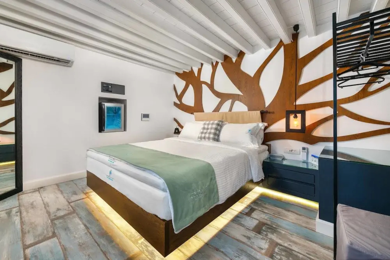 Lindos Shore Summer House with Jacuzzi And Sea View !!!