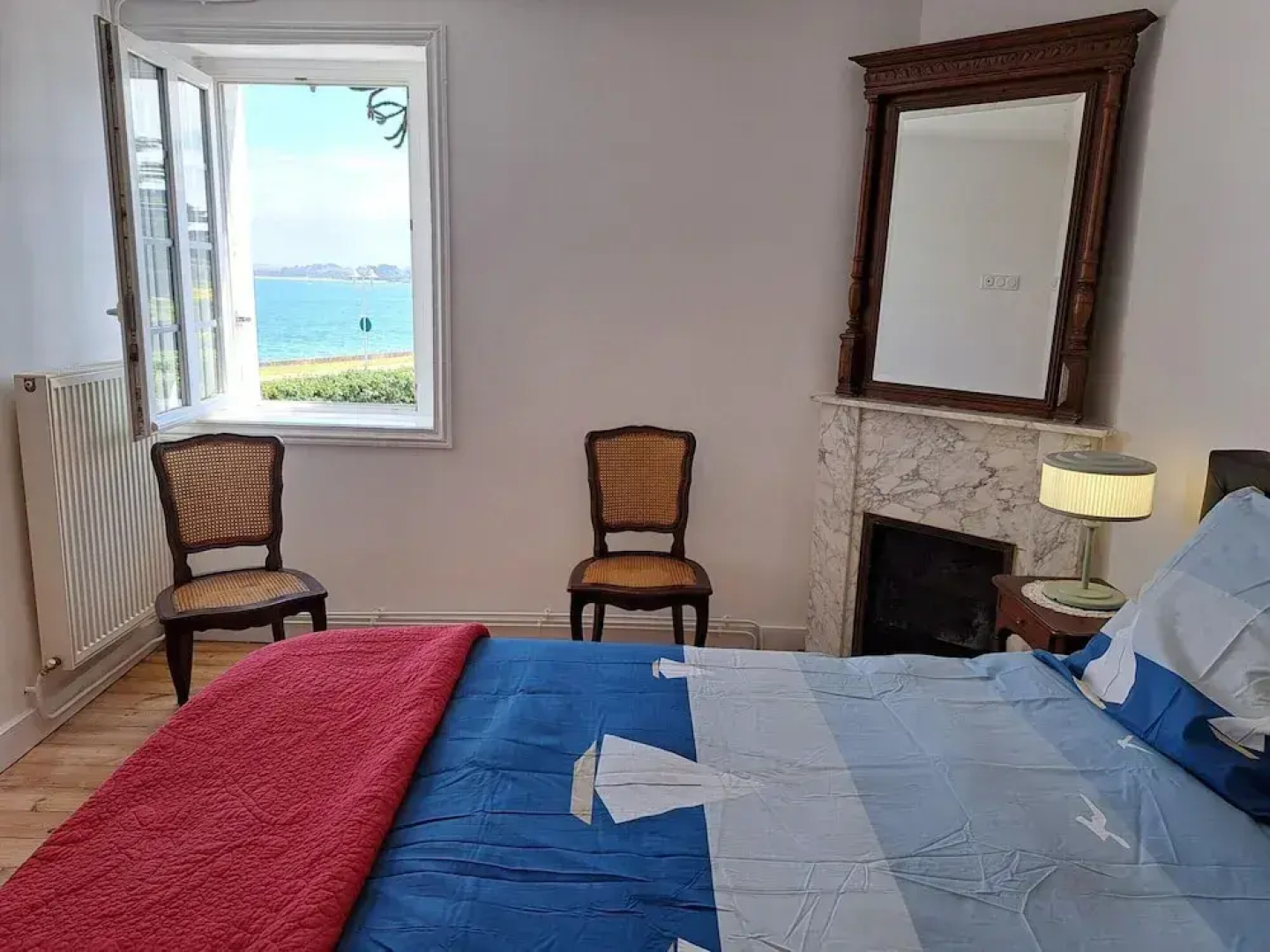 In top Location With Beautiful sea View