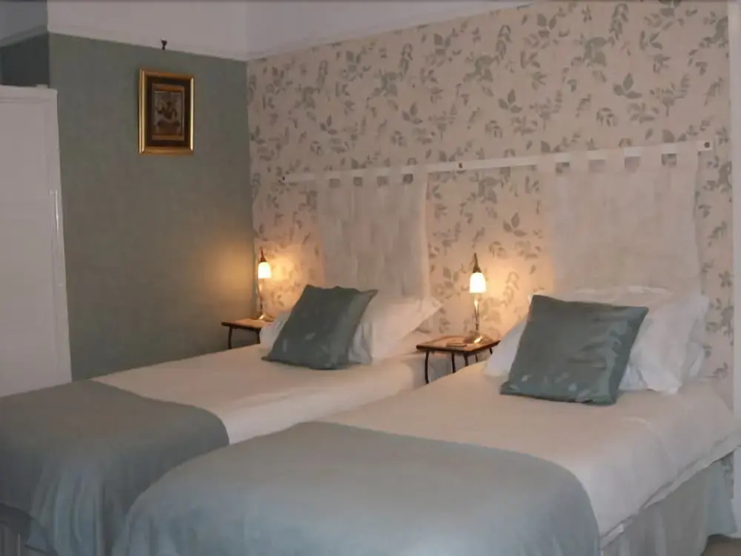 Plas Efenechtyd Cottage B&B