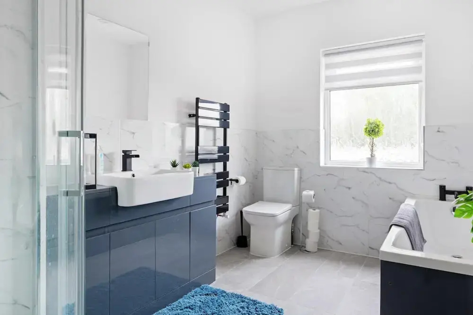 3br-sleeps8-parking-wifi-closestation