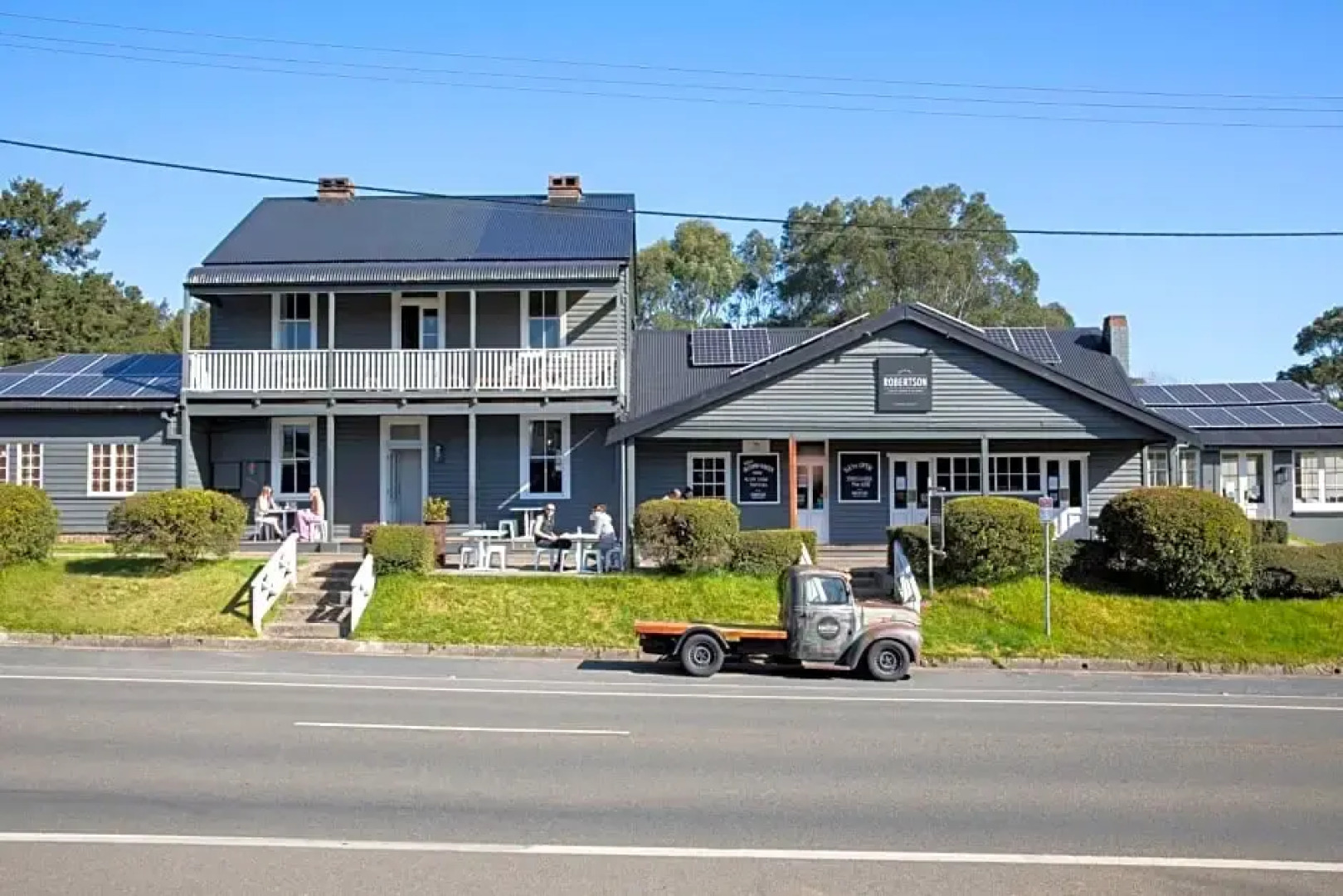 Robertson Public House