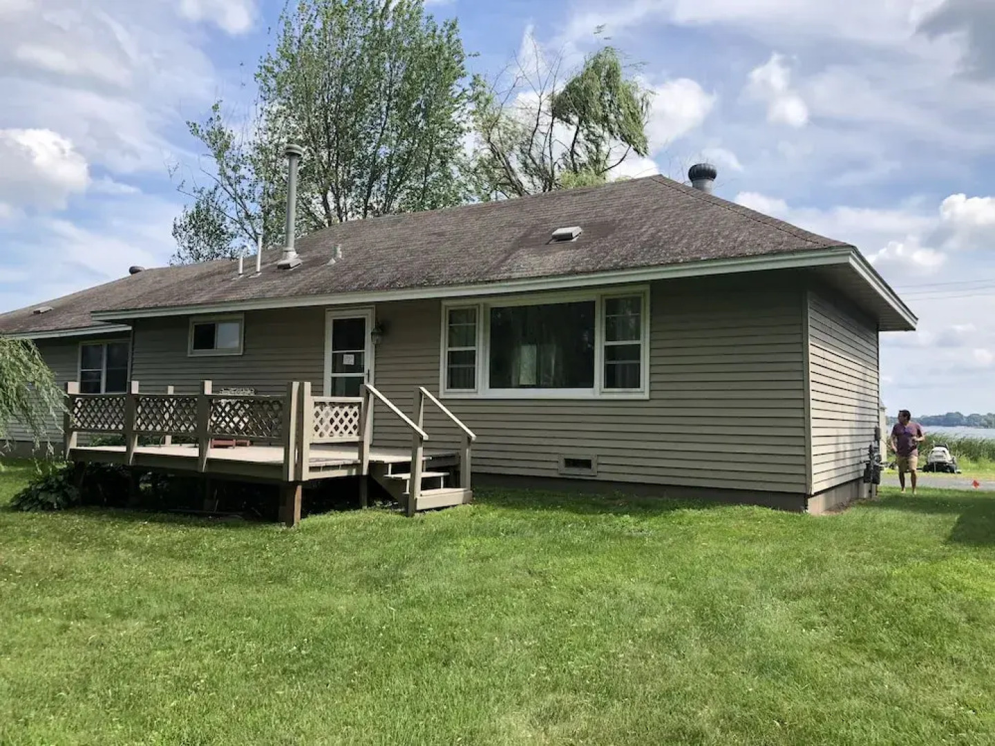 3-Bedroom Lakefront House