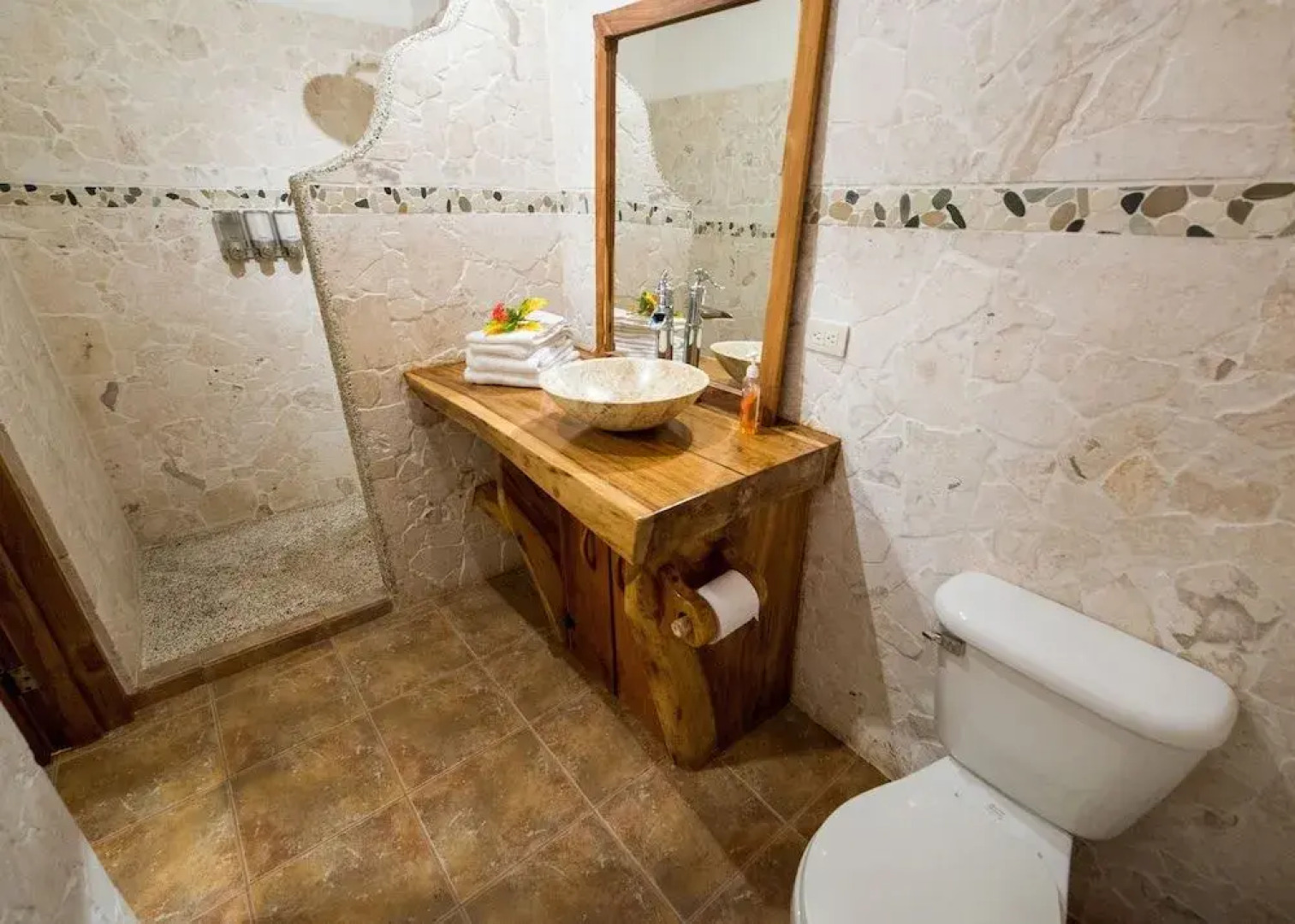 Makanas Beach Bungalows