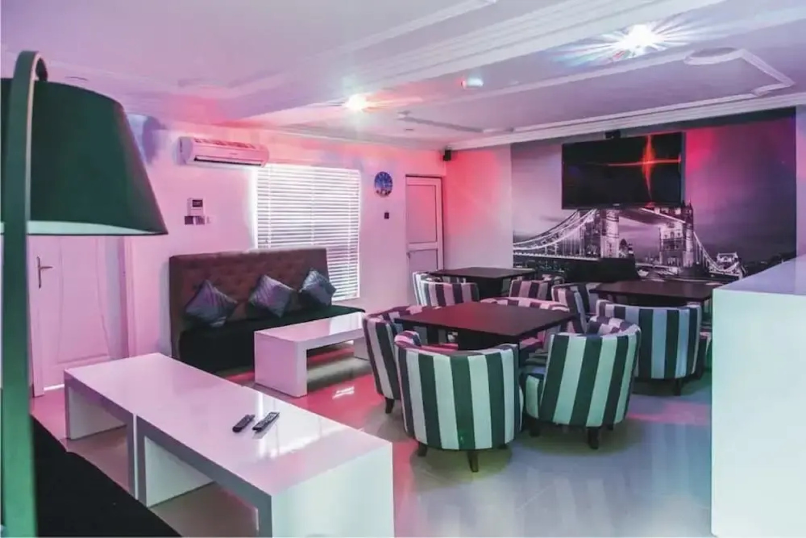 Le Paris Continental Hotel