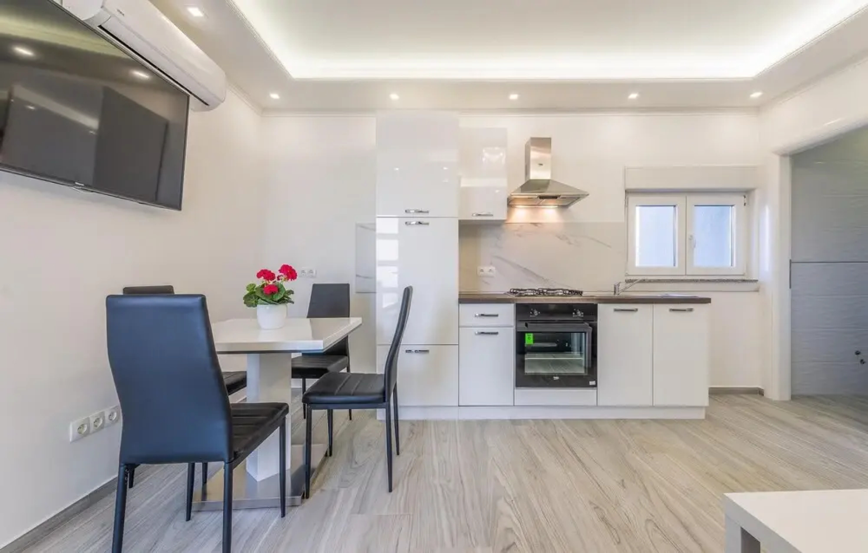 Stunning Home in Vrsi With 5 Bedrooms, Wifi and Outdoor Swimming Pool