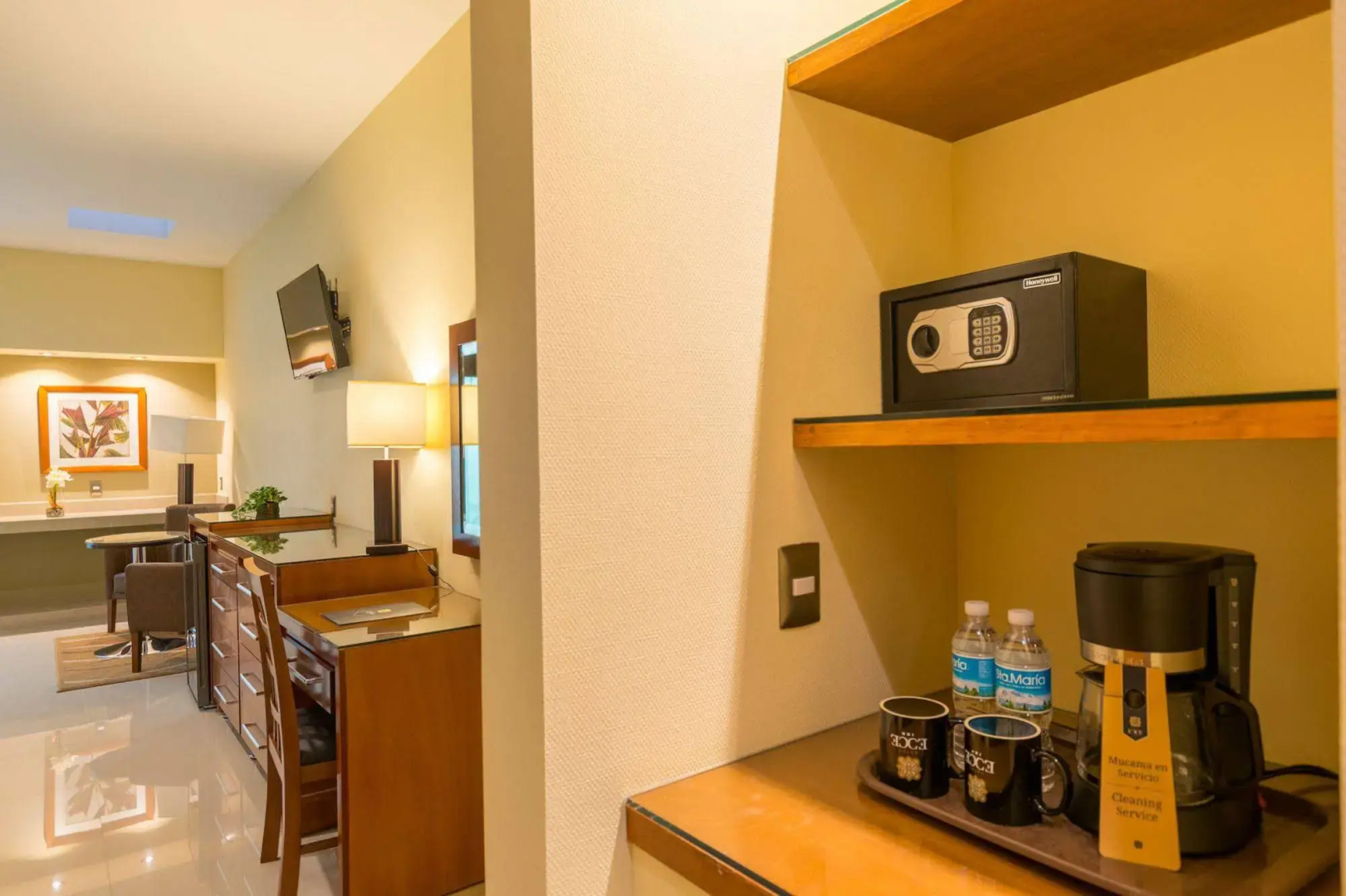 Hotel Ecce Inn & Spa