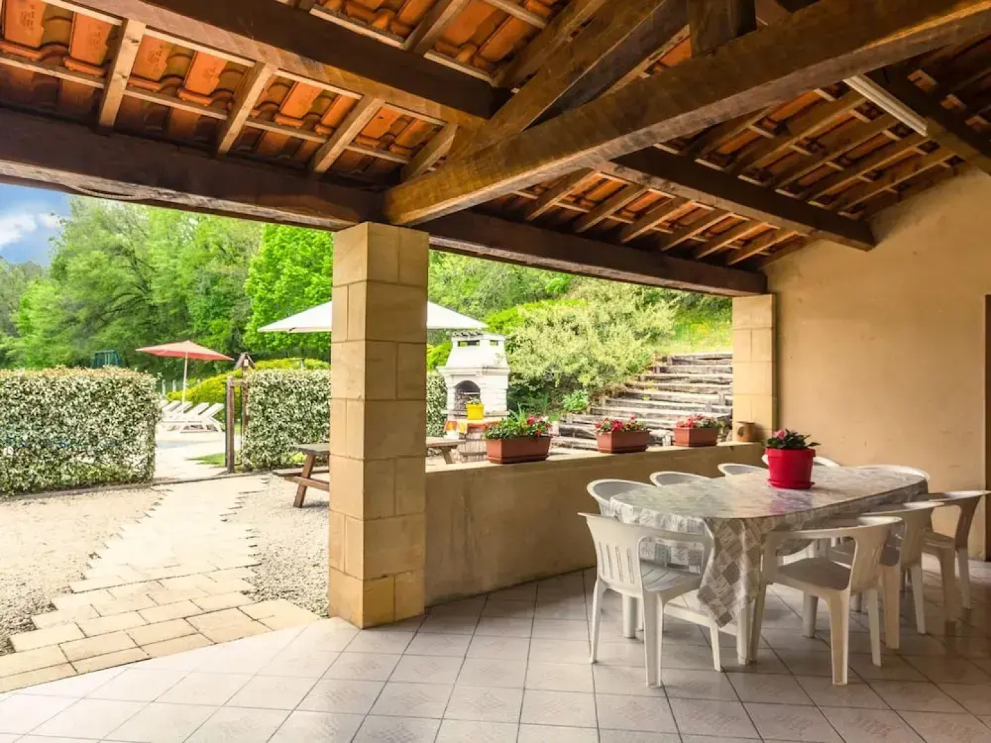Chic Holiday Home in Siorac-en-perigord With