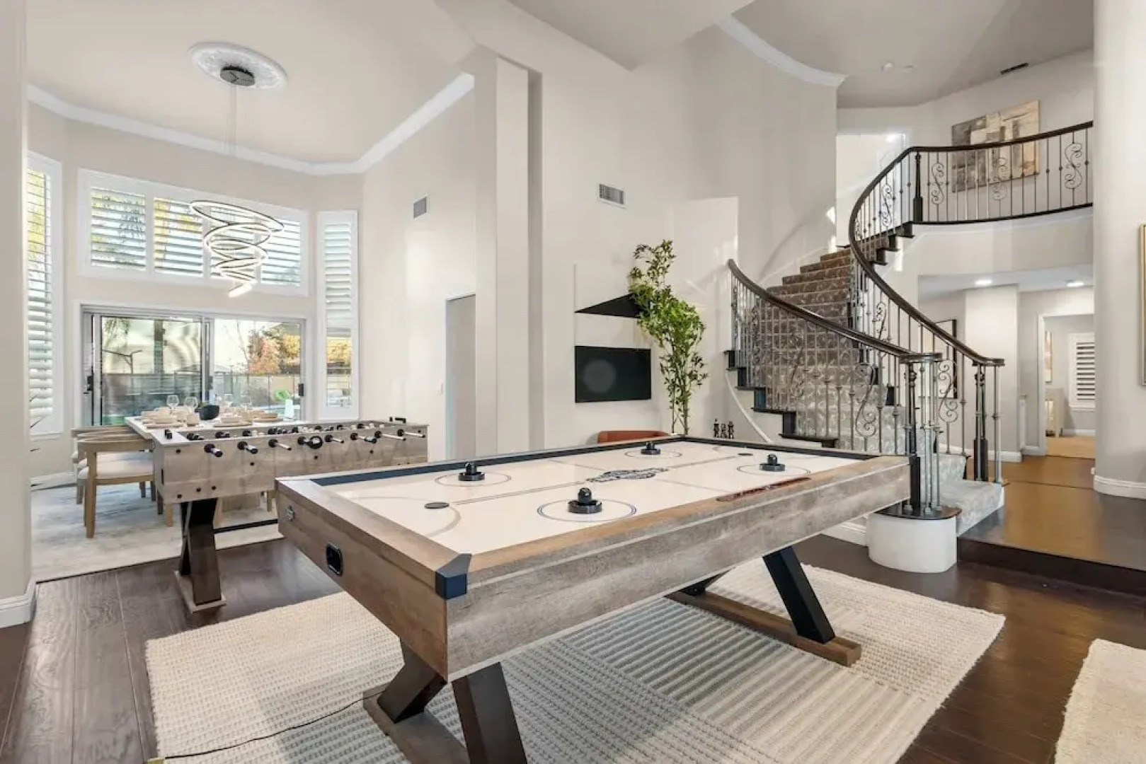 Luxury Pool Home w Theater Games & Mountain View