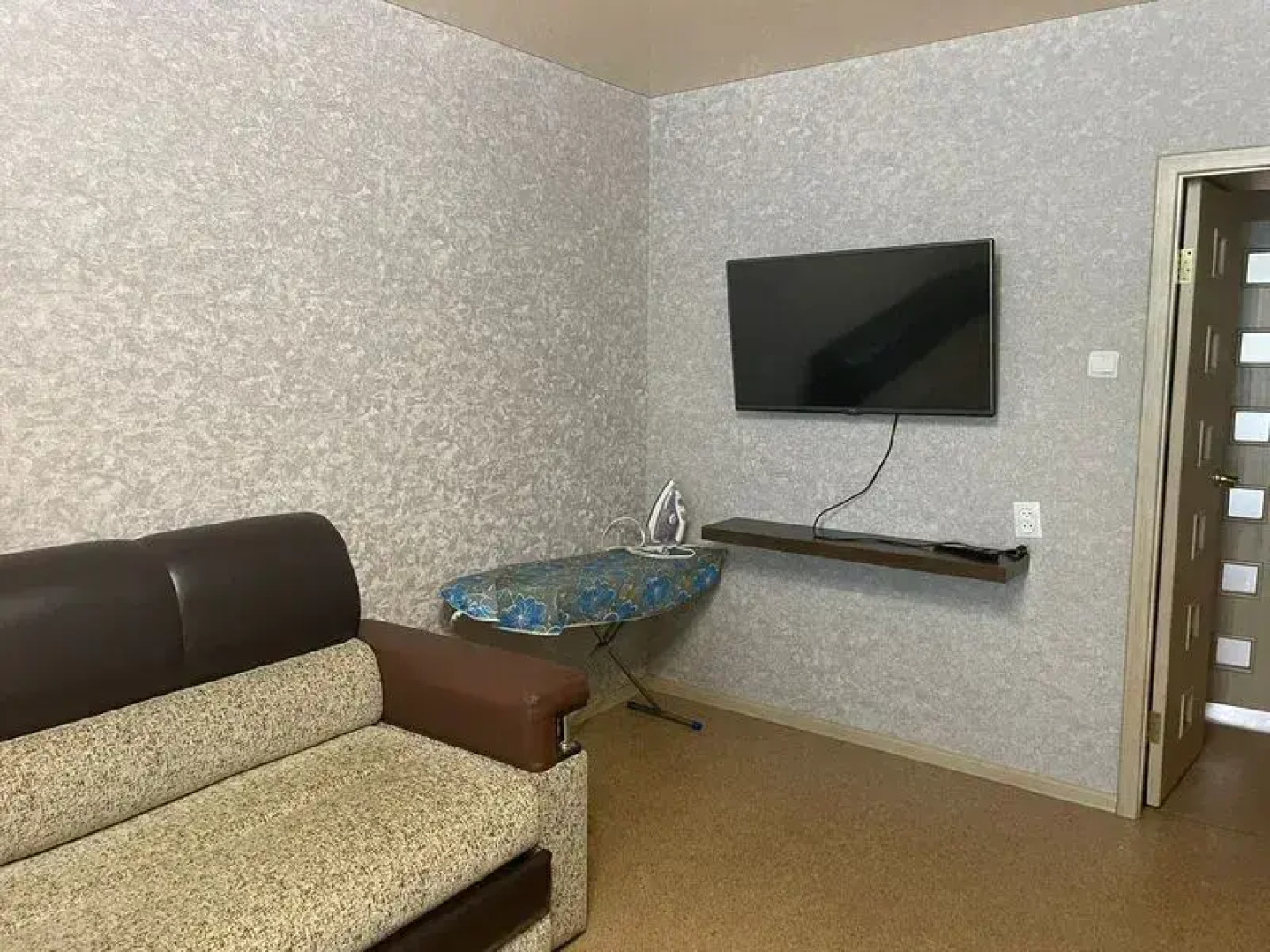 Квартиры посуточно в Нижнекамске на пр-те Вахитова, д. 23