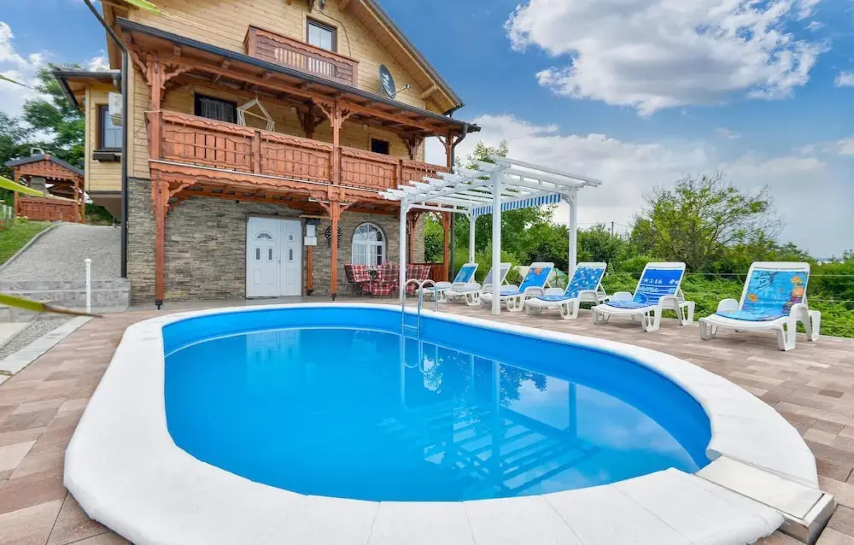 Awesome Home in Donja Zelina With 3 Bedrooms, Wifi and Outdoor Swimming Pool