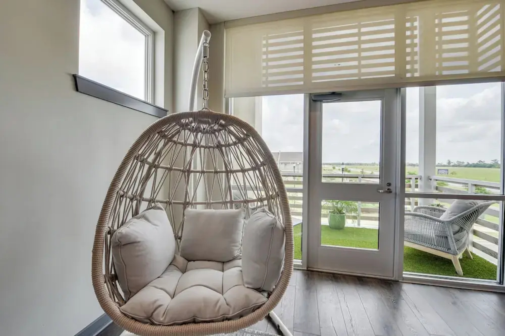 Lake Charles Retreat w/ Fireplace Near Casinos!