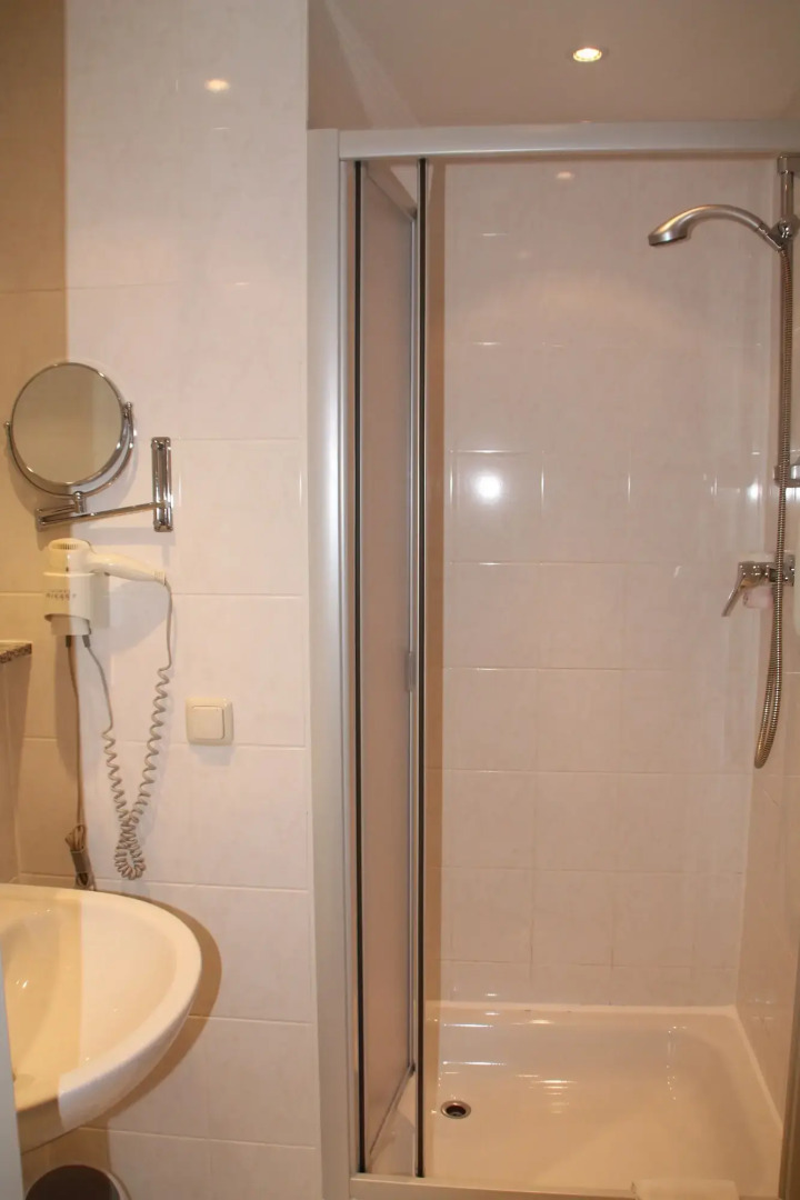 HOTEL RIESENJunior by Trip Inn