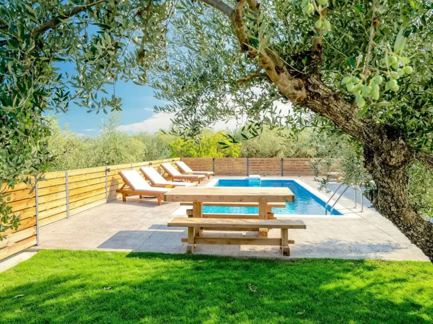 Stunning Villa in Galaro With Private Pool Near City Centre