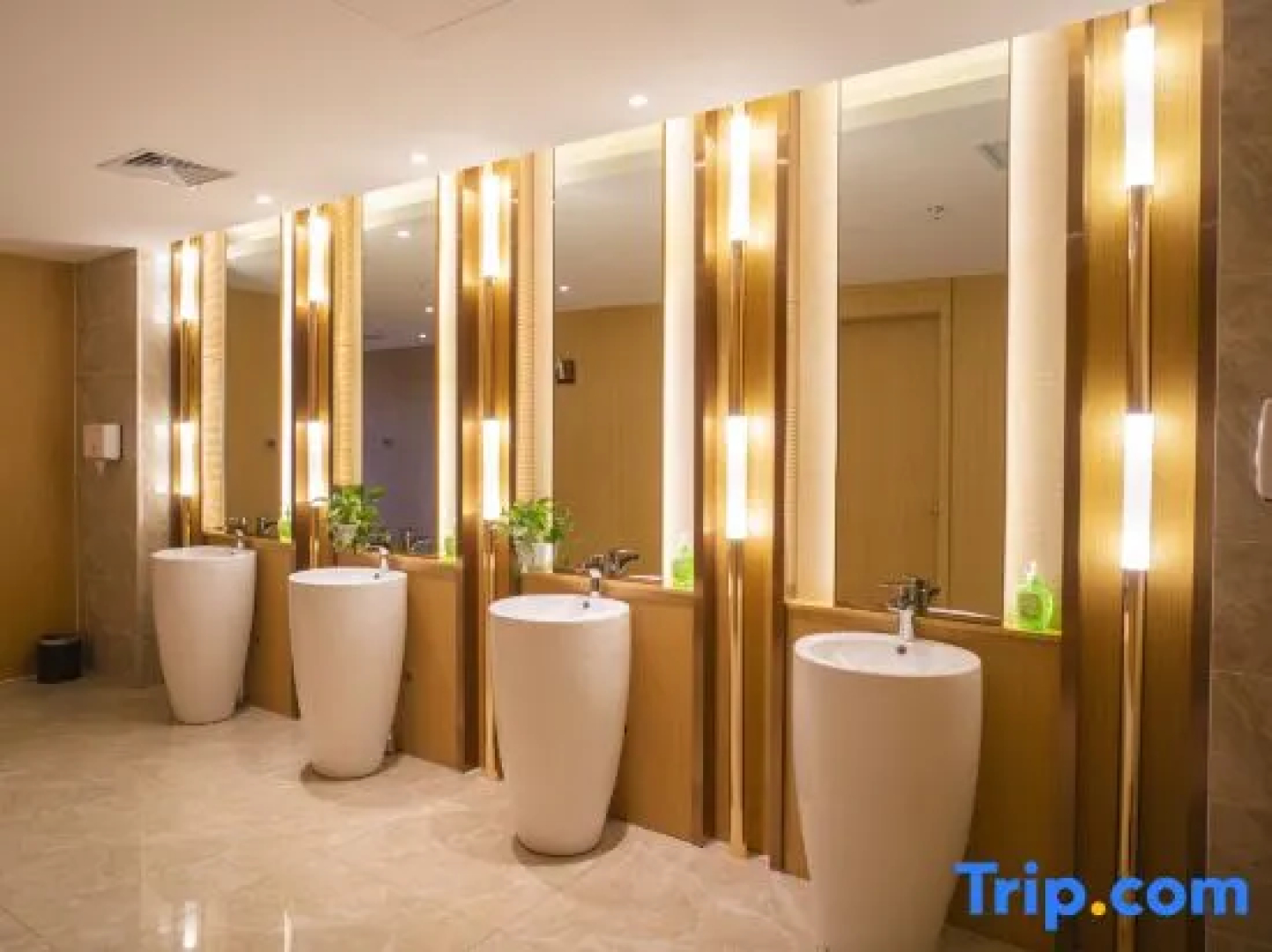 Yihai Alliance Hotel