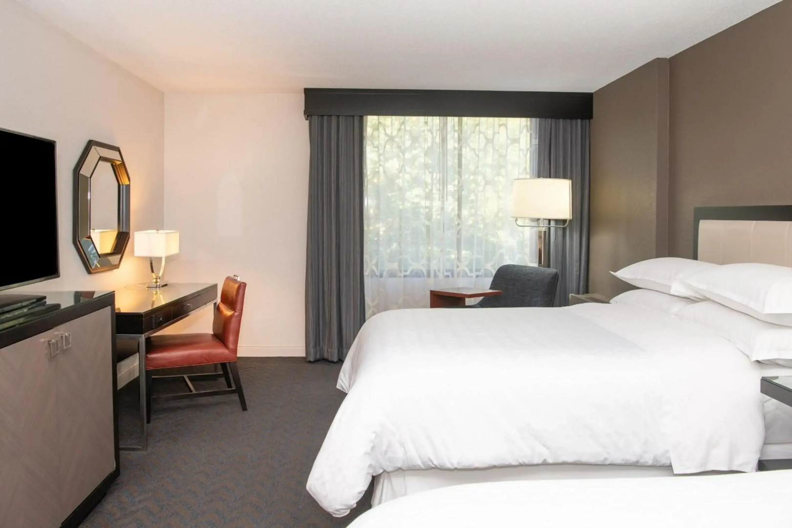 Sheraton Minneapolis West Hotel