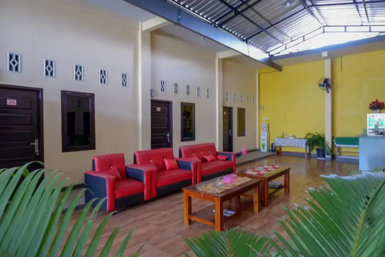 RedDoorz near Universitas Cokroaminoto Palopo