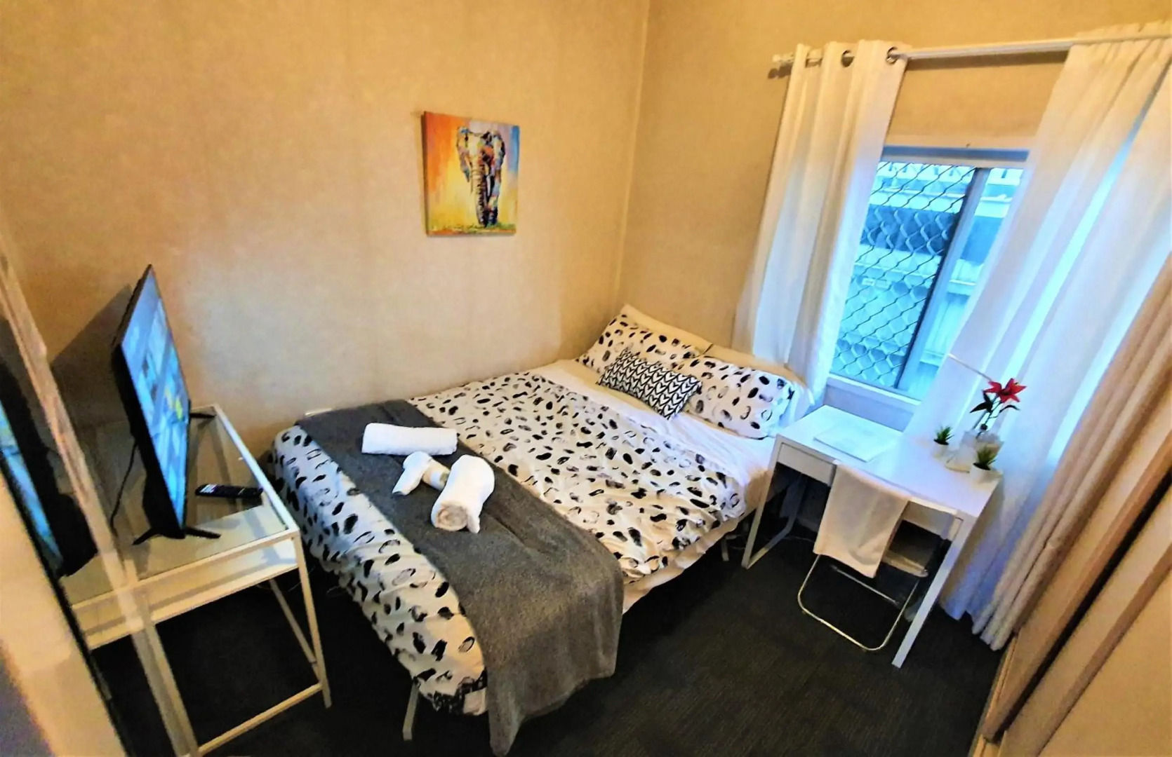 WOODY Pt - AMAZING 1970's SHARE HOUSE BY THE SEA-3 rooms available!