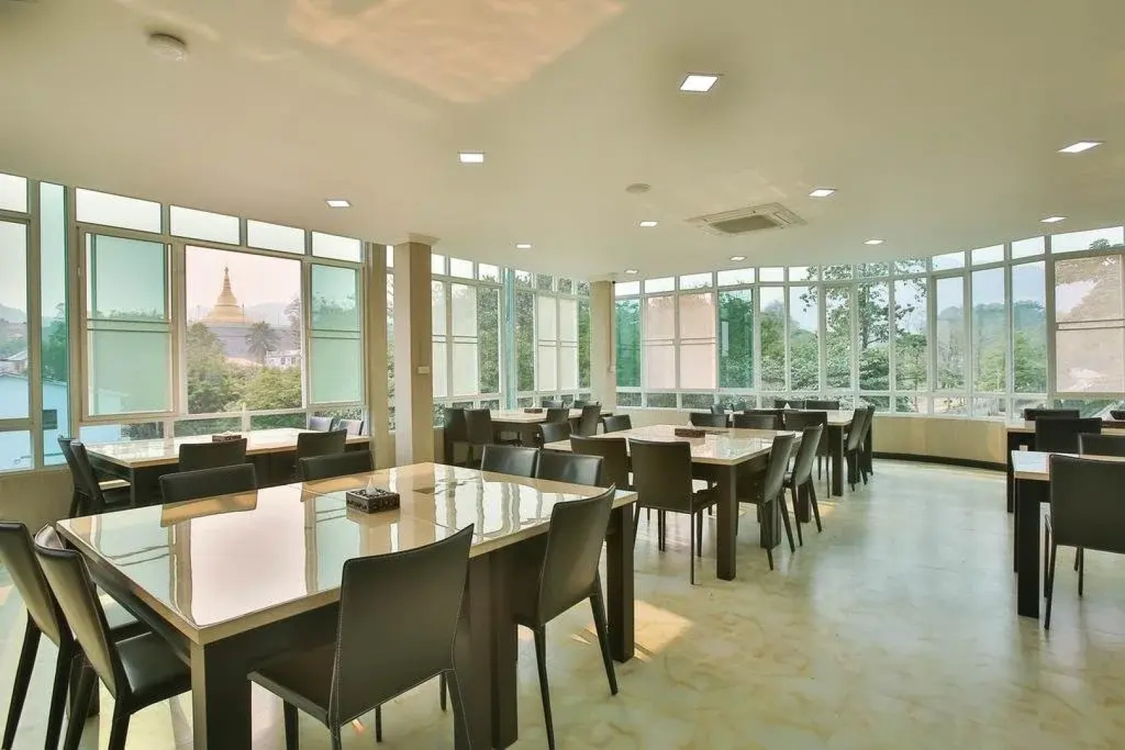 Shan Shwe Myanmar Hotel